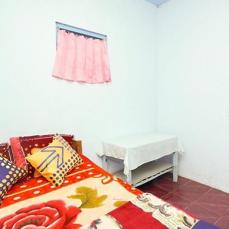 Spot On 2126 Bromo Indah Homestay Probolinggo Eksteriør billede