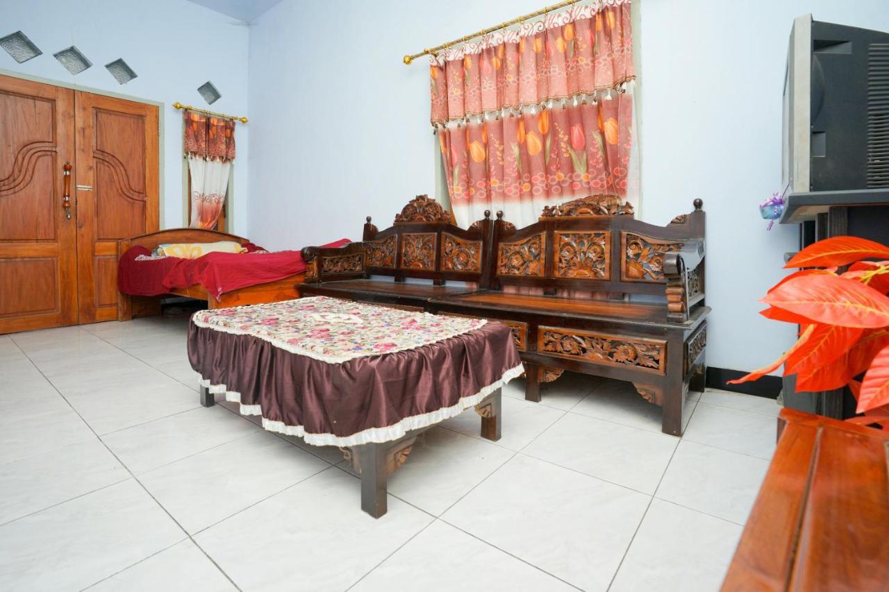 Spot On 2126 Bromo Indah Homestay Probolinggo Eksteriør billede