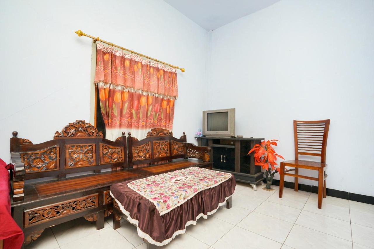 Spot On 2126 Bromo Indah Homestay Probolinggo Eksteriør billede