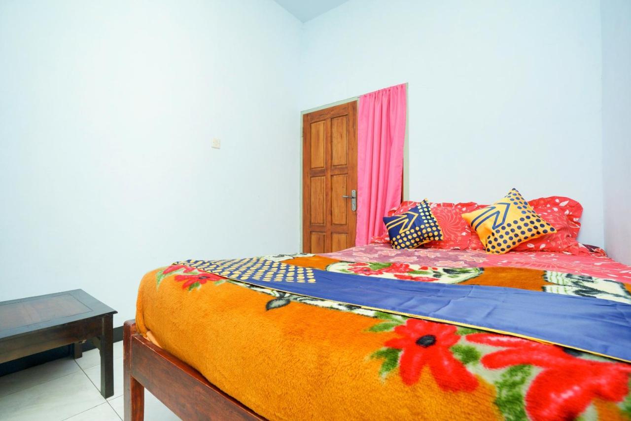 Spot On 2126 Bromo Indah Homestay Probolinggo Eksteriør billede